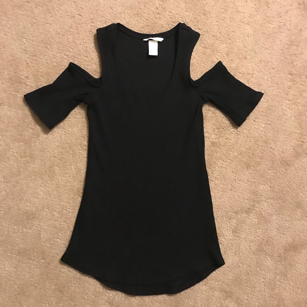 H&M cold shoulder black top
